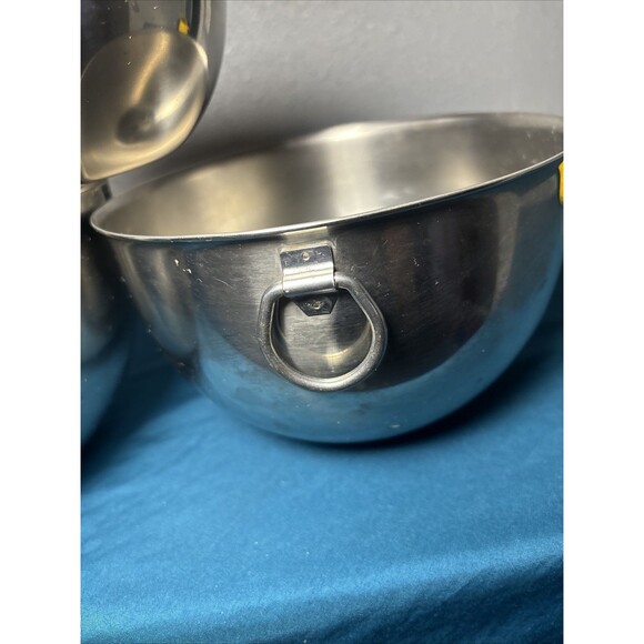 Nesting Mixing Bowls Set of 3 Metal with thumb rings 8”, 7” & 5.5” - Picture 4 of 16